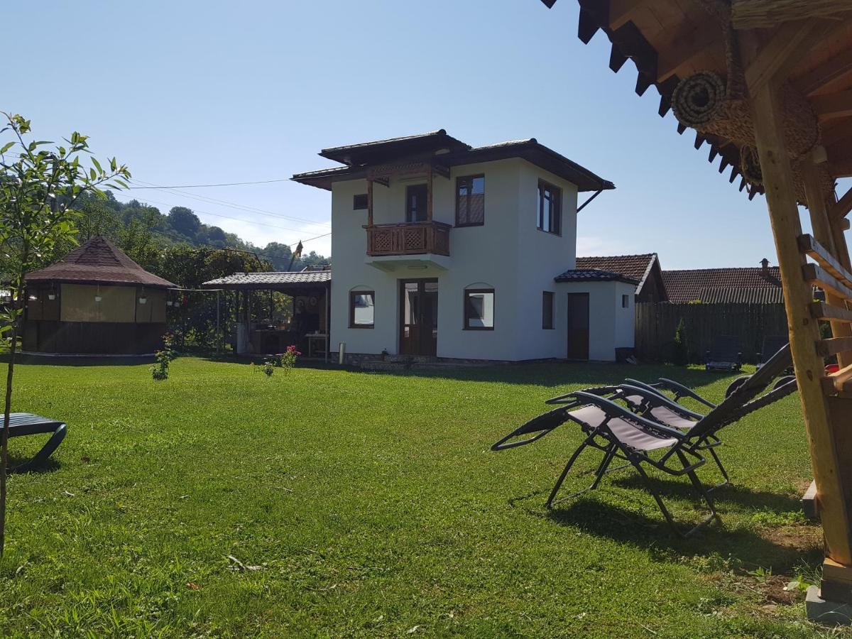 La Bunicu Vila Polovragi Exterior foto